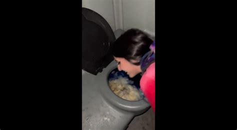 porno poop|Girls pooping Videos